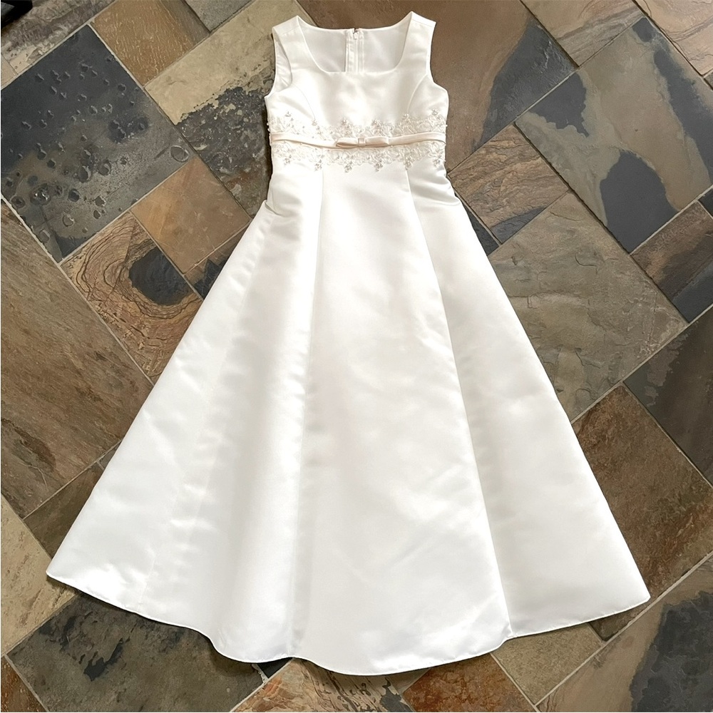 First Communion Dress•Size 7•Ivory•Michaelangelo for David’s Bridal•NEVER WORN🌼